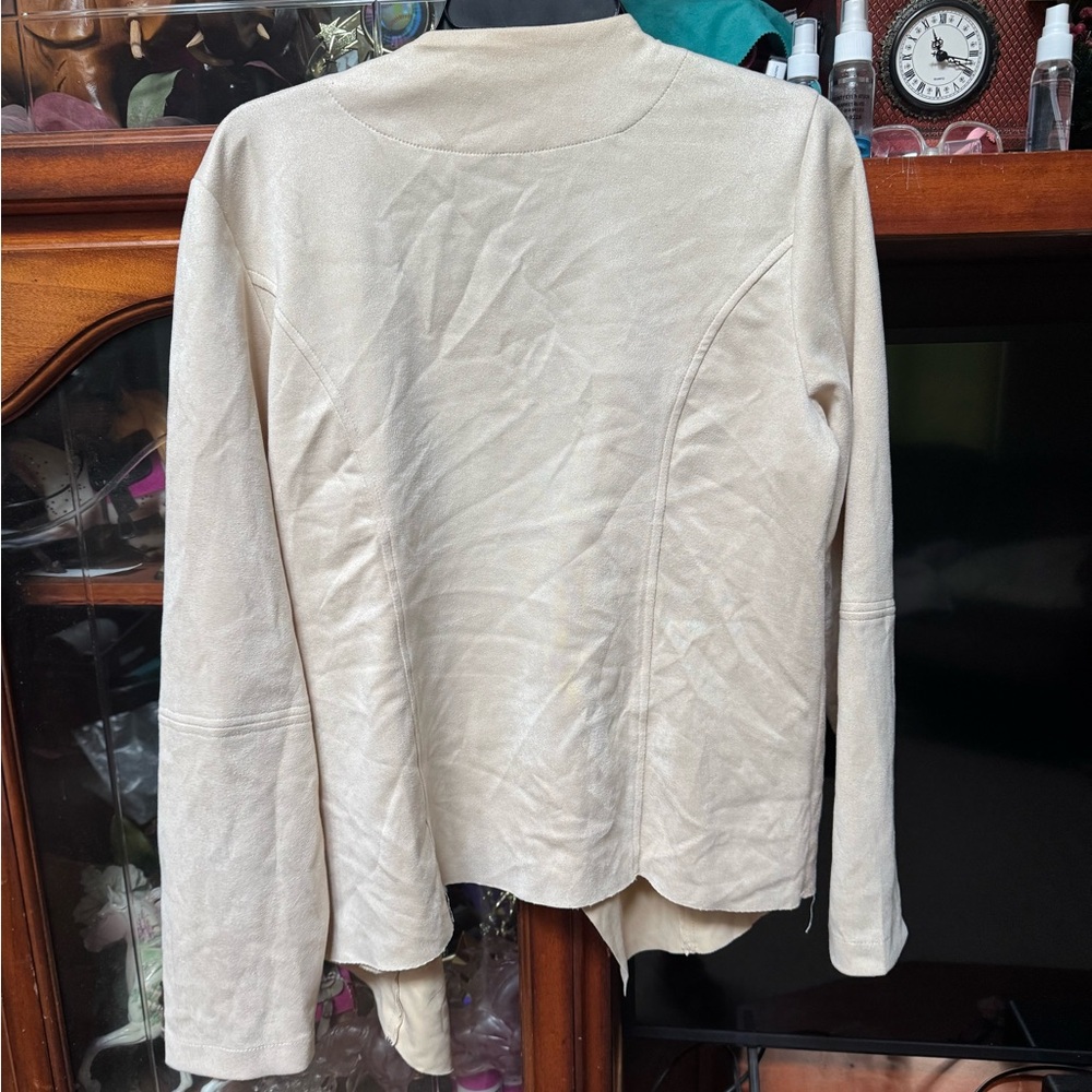 Buckle Black cream faux sued jacket